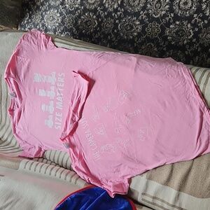2 PHOTOGRAPHER'S  Pink Graphic T-Shirts, SZ M